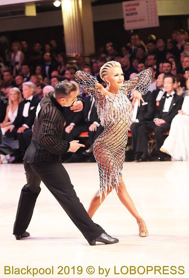 社交ダンス・競技ダンスのヨーロッパ高級ドレス・海外ドレス・レンタル